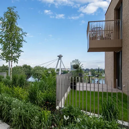 Apartman Olive-riverside-city Center-castle-aircondition-self Check-in