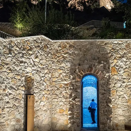 Olive-riverside-city Center-castle-aircondition-self Check-in Διαμέρισμα *